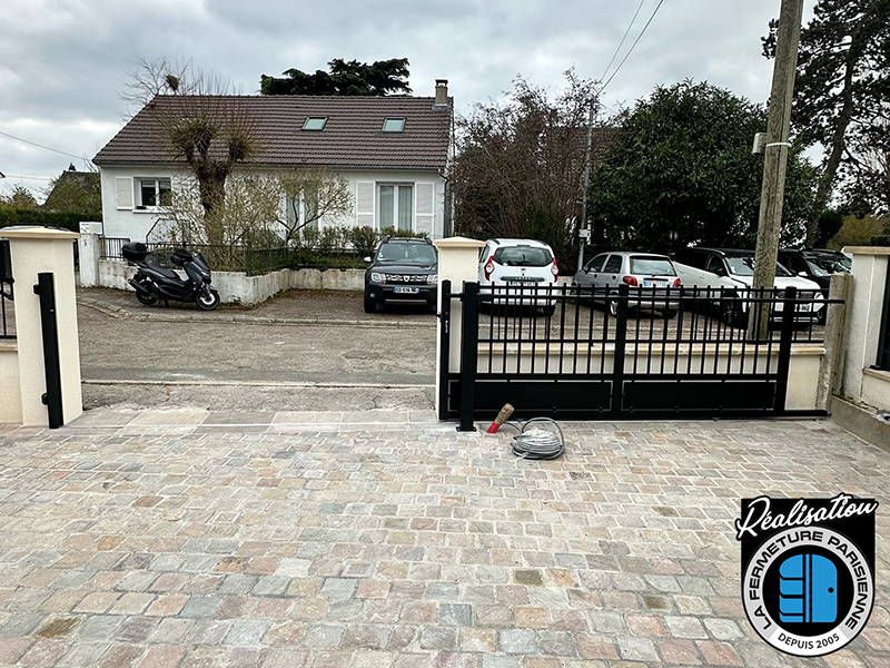 Portail Moncontour Kostum dans les Yvelines- La Fermeture Parisienne